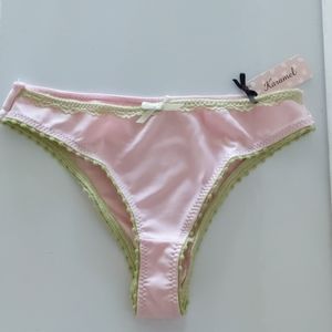 Karamel Argentina, Brazilian cut panties